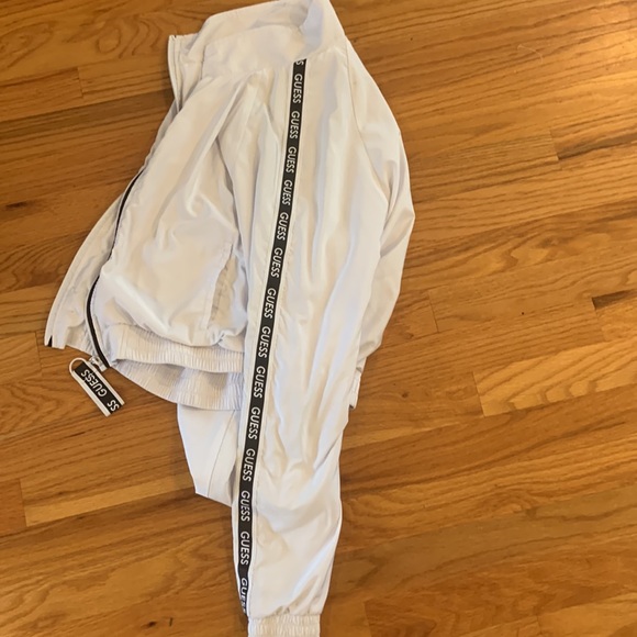 **GUESS white jacket** - Picture 2 of 7
